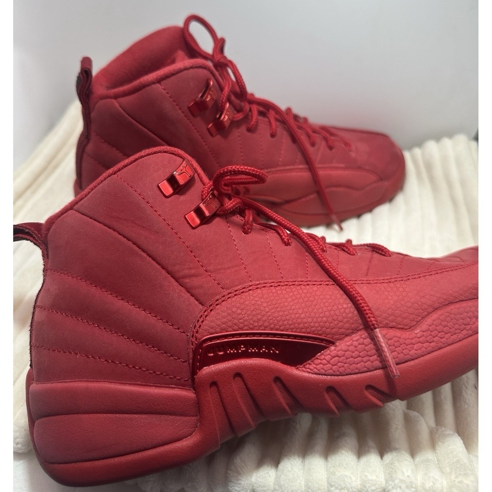 Jordan 12 Retro Mid Gym Red 2018-Size 6Y-153265-601 Pre-Owned *Flaws